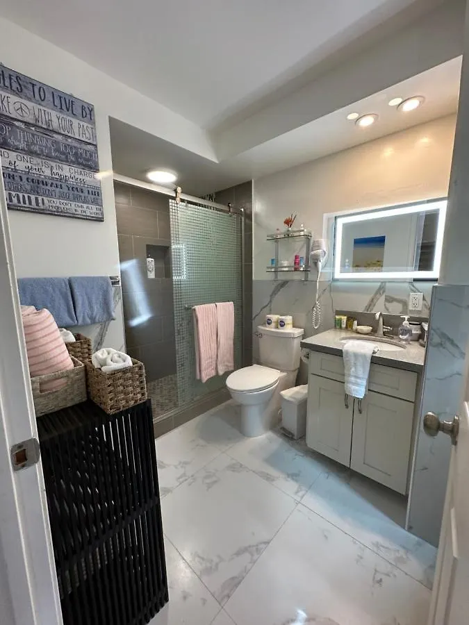 Wellcome To Lovely Condo 2 Beds 2 Baths Free Parking In Waikiki Beach Honolulu